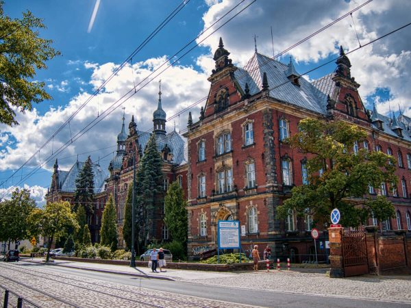 Odwiedź dawny budynek Dyrekcji Pruskiej Kolei Wschodniej przy ul. Dworcowej 63 jeszcze przed rewitalizacją - 2.10.2025